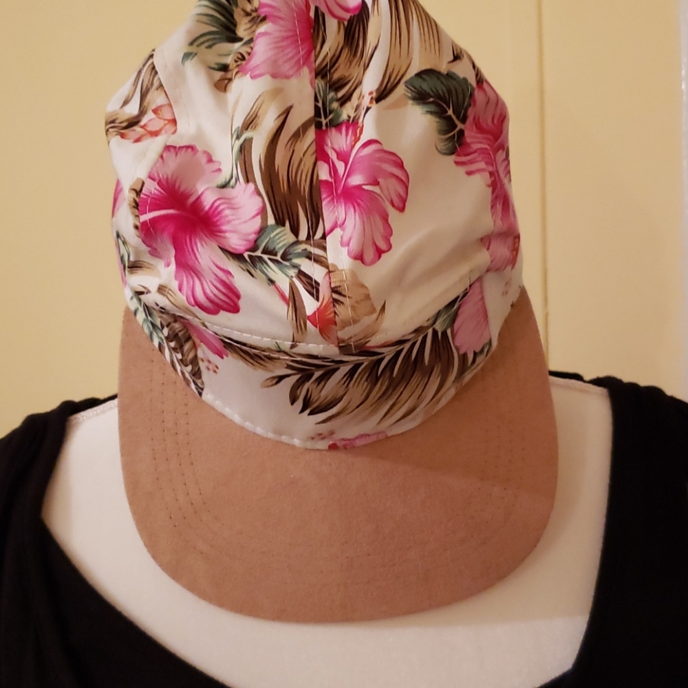 Women's ALDO hat multicolored adjustable sz New